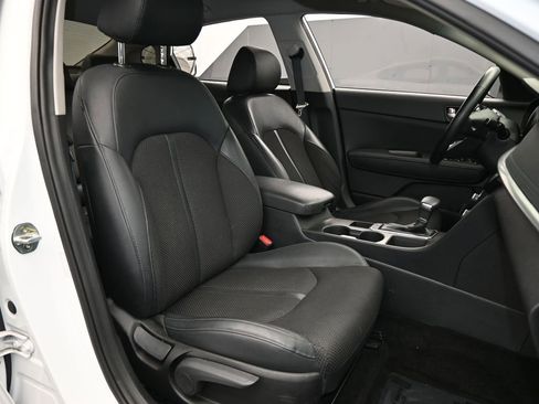 Used 2020 Kia Optima S image 41