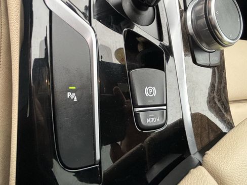 Used 2017 BMW 530i xDrive image 14