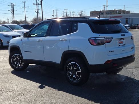 Certified 2025 Jeep Compass Trailhawk AWD/4WD image 17