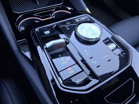 New 2026 BMW i5 eDrive40 w/ M Sport Package image 17