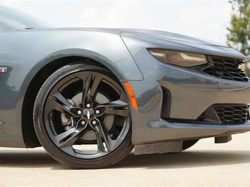 Used 2019 Chevrolet Camaro LT RWD image 11