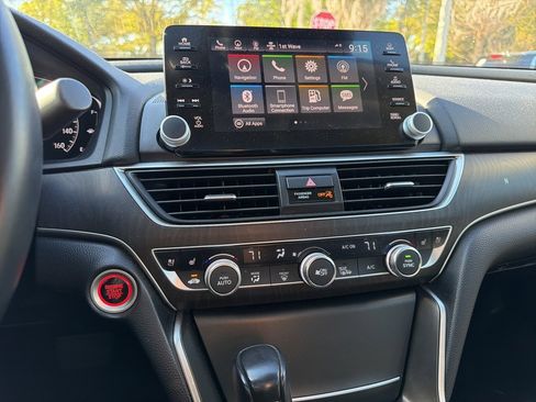 Used 2018 Honda Accord Touring image 13