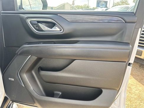 Used 2021 GMC Yukon XL SLT w/ SLT Luxury Plus Package image 18