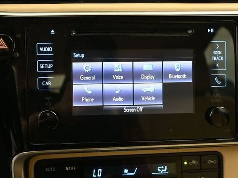 Used 2017 Toyota Corolla LE w/ Carpet Mat Package (TMS) FWD image 10