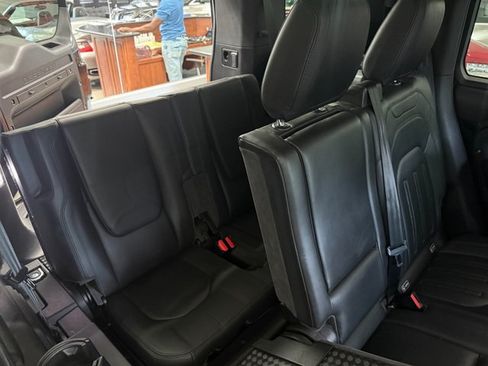 Used 2020 Land Rover Defender 110 HSE AWD/4WD image 24