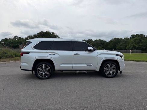 Used 2025 Toyota Sequoia Capstone AWD/4WD image 6