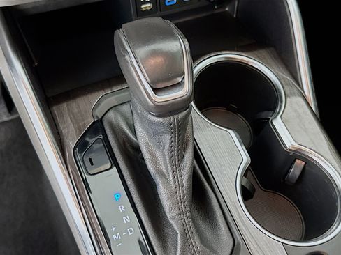 Used 2022 Toyota Highlander Platinum image 19