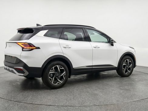 Used 2025 Kia Sportage LX AWD/4WD image 9