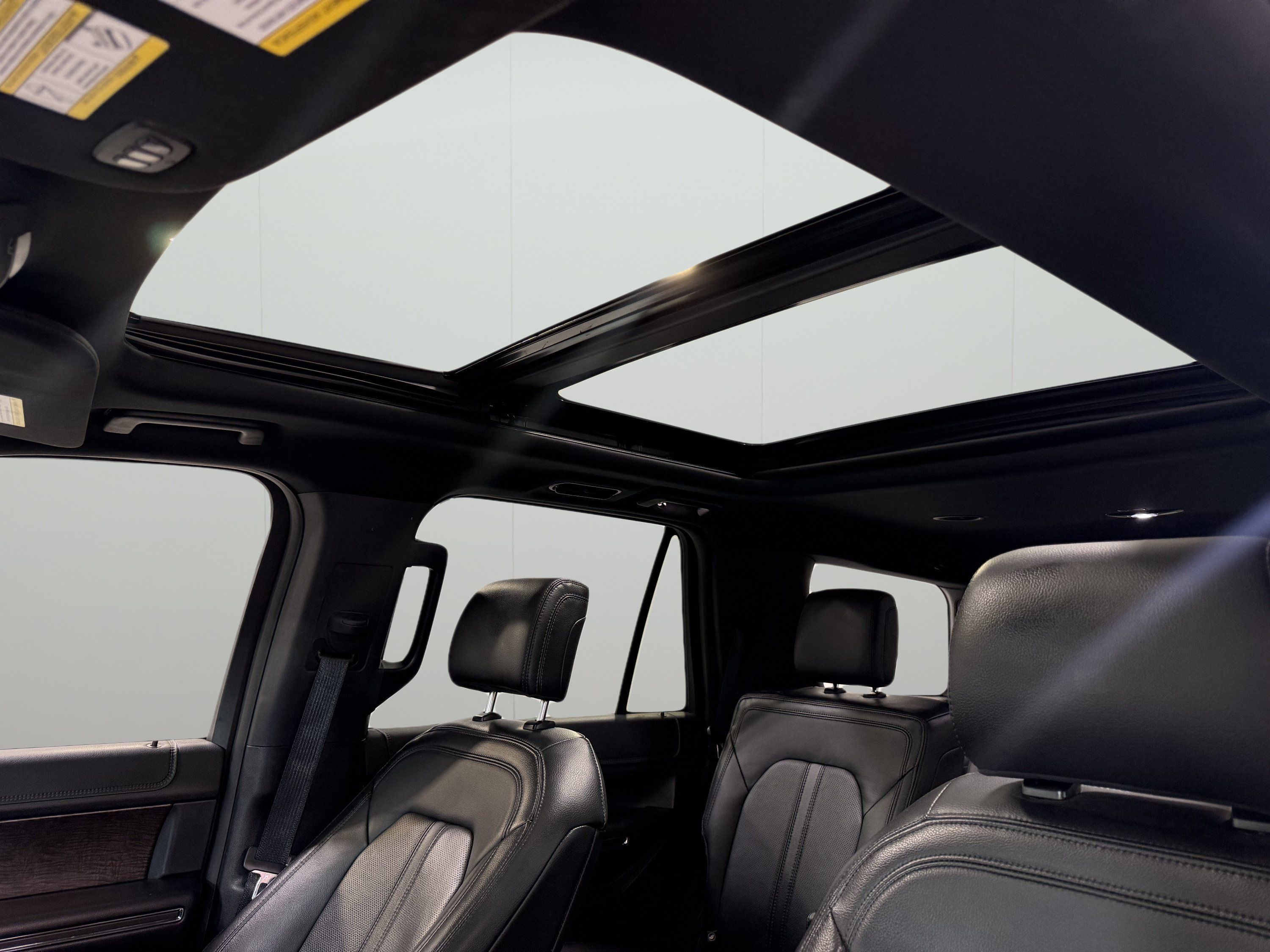 Used 2019 Ford Expedition Limited w/ Equipment Group 302A RWD image 9