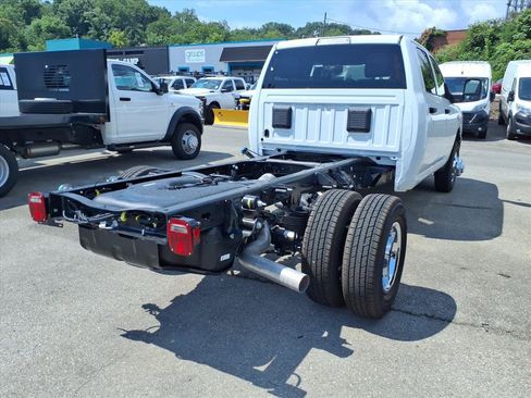 New 2026 RAM 3500 Tradesman w/ Chrome Appearance Group A AWD/4WD image 3
