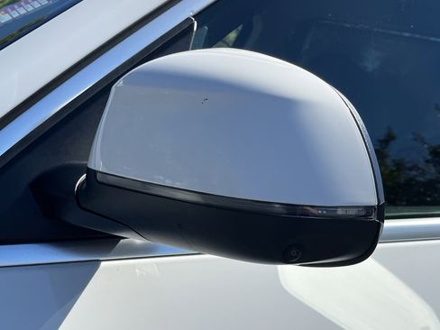 Used 2023 BMW X7 xDrive40i image 37