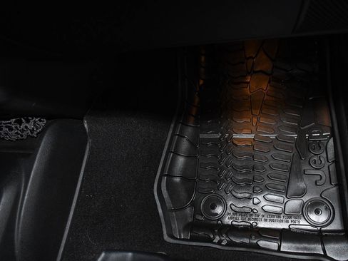 Used 2016 Jeep Wrangler Unlimited Sport AWD/4WD image 25