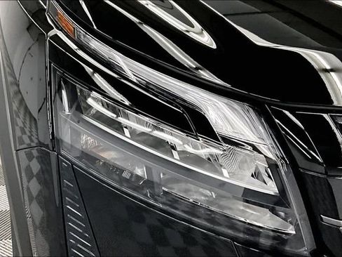 New 2026 Nissan Pathfinder Platinum image 14