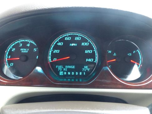 Used 2009 Buick Lucerne CXL image 19