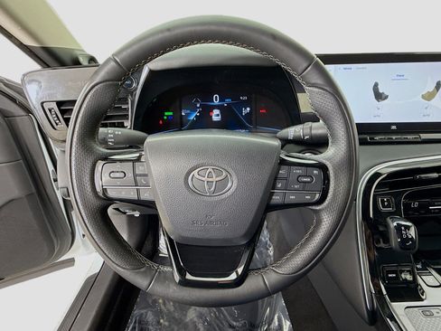 Used 2023 Toyota Mirai Limited w/ Advanced Technology Package image 11
