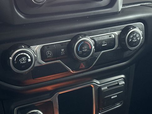 Used 2021 Jeep Wrangler Unlimited Sport image 21