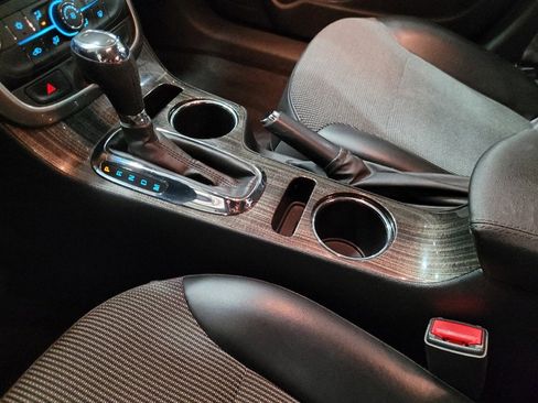 Used 2015 Chevrolet Malibu LT image 26