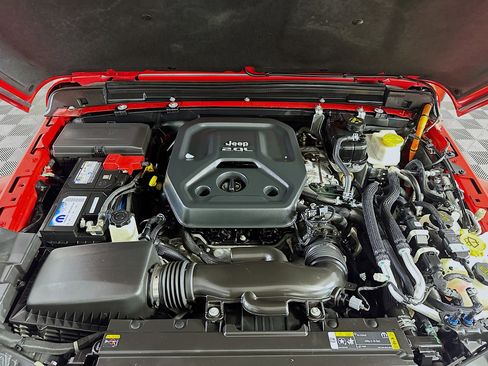 Used 2021 Jeep Wrangler Sahara w/ Dual Top Group image 34