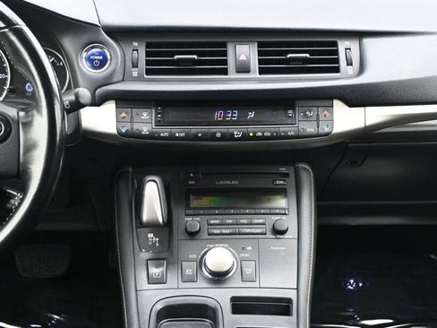 Used 2016 Lexus CT 200h image 10