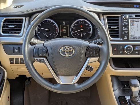 Used 2016 Toyota Highlander Limited image 33