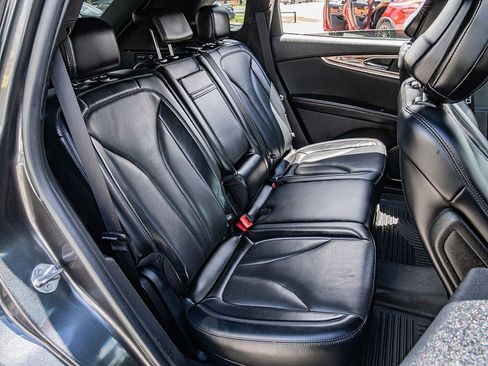 Used 2020 Lincoln Nautilus Reserve FWD image 22