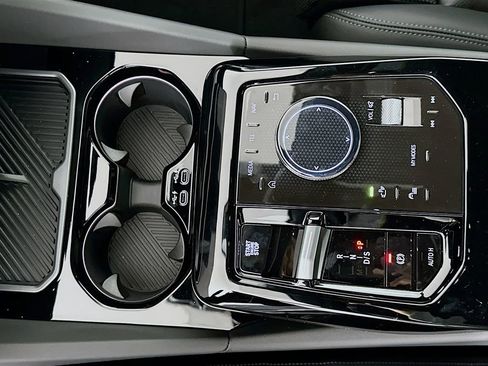 New 2026 BMW 530i xDrive w/ M Sport Package AWD/4WD image 15