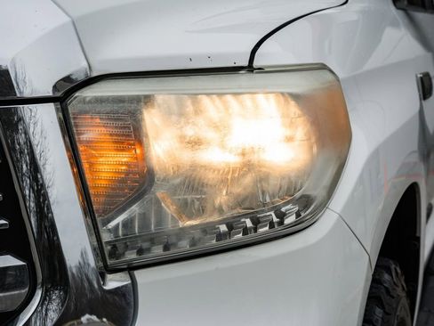 Used 2016 Toyota Tundra SR5 w/ SR5 Upgrade Package image 8