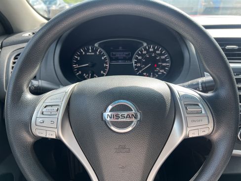 Used 2018 Nissan Altima 2.5 S w/ S Convenience Package image 12