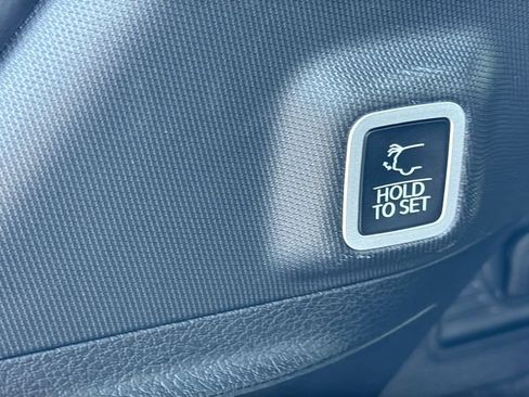 Used 2022 Jeep Grand Cherokee Summit w/ Advanced Protech Group IV AWD/4WD image 9
