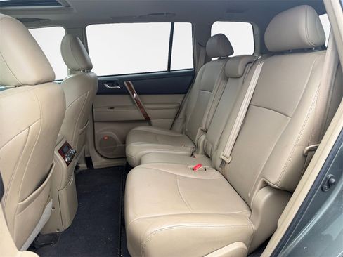 Used 2013 Toyota Highlander Limited image 23