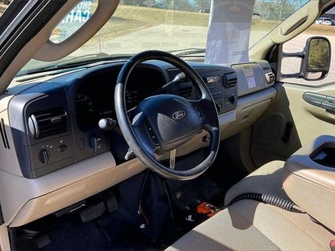 Used 2006 Ford F350 XL image 16