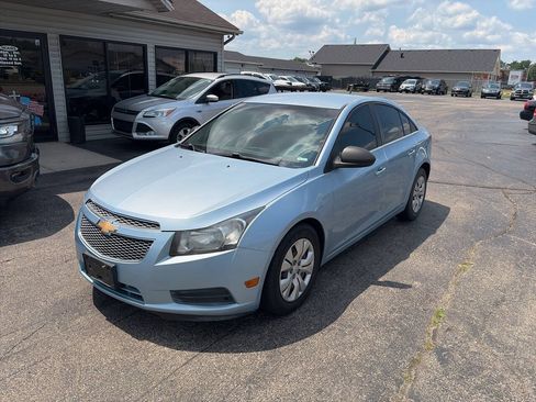 Used 2012 Chevrolet Cruze LS w/ Connectivity Package FWD image 7