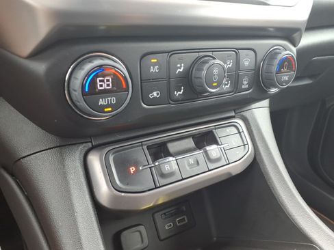 Used 2023 GMC Acadia AT4 AWD/4WD image 27