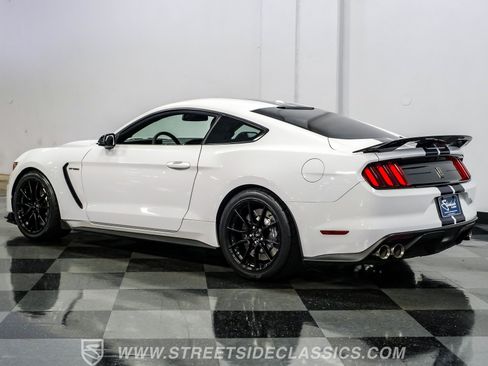 Used 2019 Ford Mustang Shelby GT350 w/ Technology Package RWD image 8
