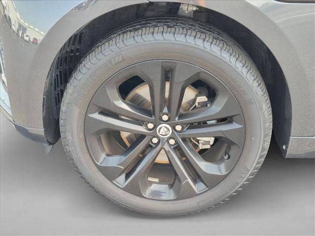 Used 2024 Jaguar F-PACE R-Dynamic S AWD/4WD image 10