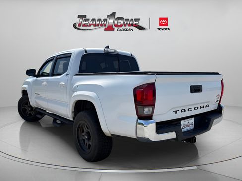Used 2018 Toyota Tacoma SR5 RWD image 8