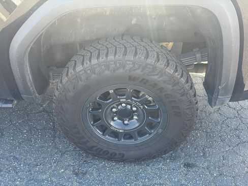 Used 2024 GMC Sierra 1500 AT4X w/ AT4X AEV Edition image 10