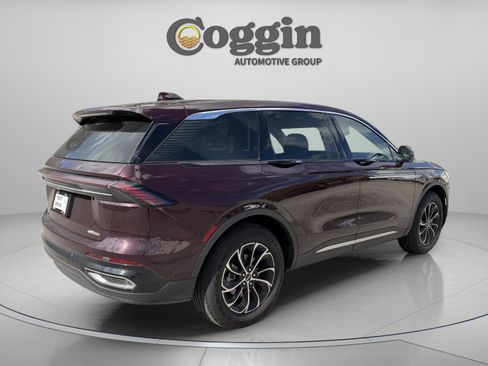 Used 2024 Lincoln Nautilus Premier w/ Equipment Group 102A image 6