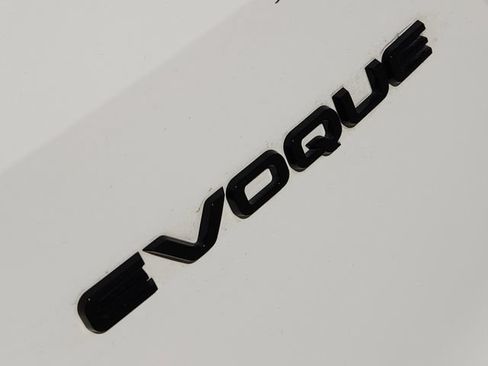 Used 2025 Land Rover Range Rover Evoque S AWD/4WD image 12