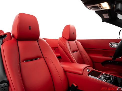 Used 2018 Rolls-Royce Dawn RWD image 38