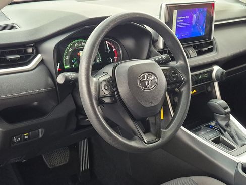 Certified 2025 Toyota RAV4 LE FWD image 14