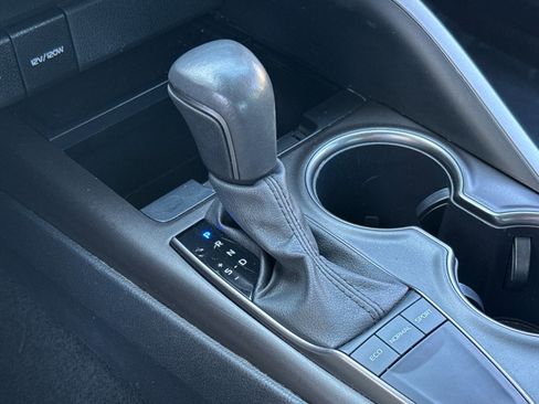 Used 2024 Toyota Camry SE image 16