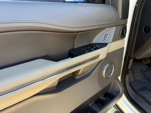 Used 2019 Ford Expedition XLT w/ Equipment Group 201A image 8
