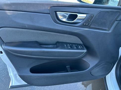 Used 2022 Volvo XC60 B5 R-Design w/ Advanced Package image 10