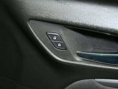 Used 2022 Chevrolet Bolt EUV LT w/ Comfort Package image 50