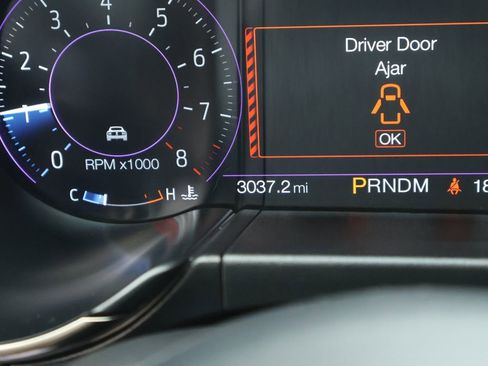 Used 2021 Ford Mustang Shelby GT500 w/ Technology Package RWD image 39