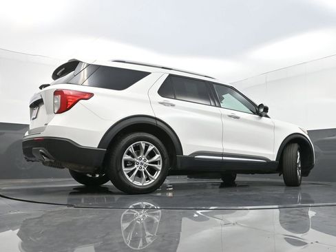 Used 2023 Ford Explorer Limited image 32