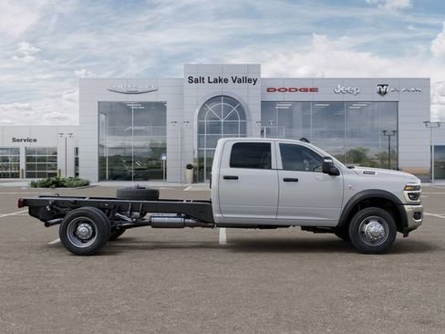 New 2026 RAM 5500 Tradesman w/ Chrome Appearance Group AWD/4WD image 21