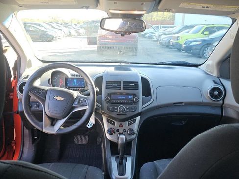 Used 2012 Chevrolet Sonic LT image 7
