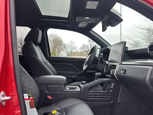 Used 2024 Toyota Tacoma TRD Off-Road w/ TRD Off Road Premium Package image 23